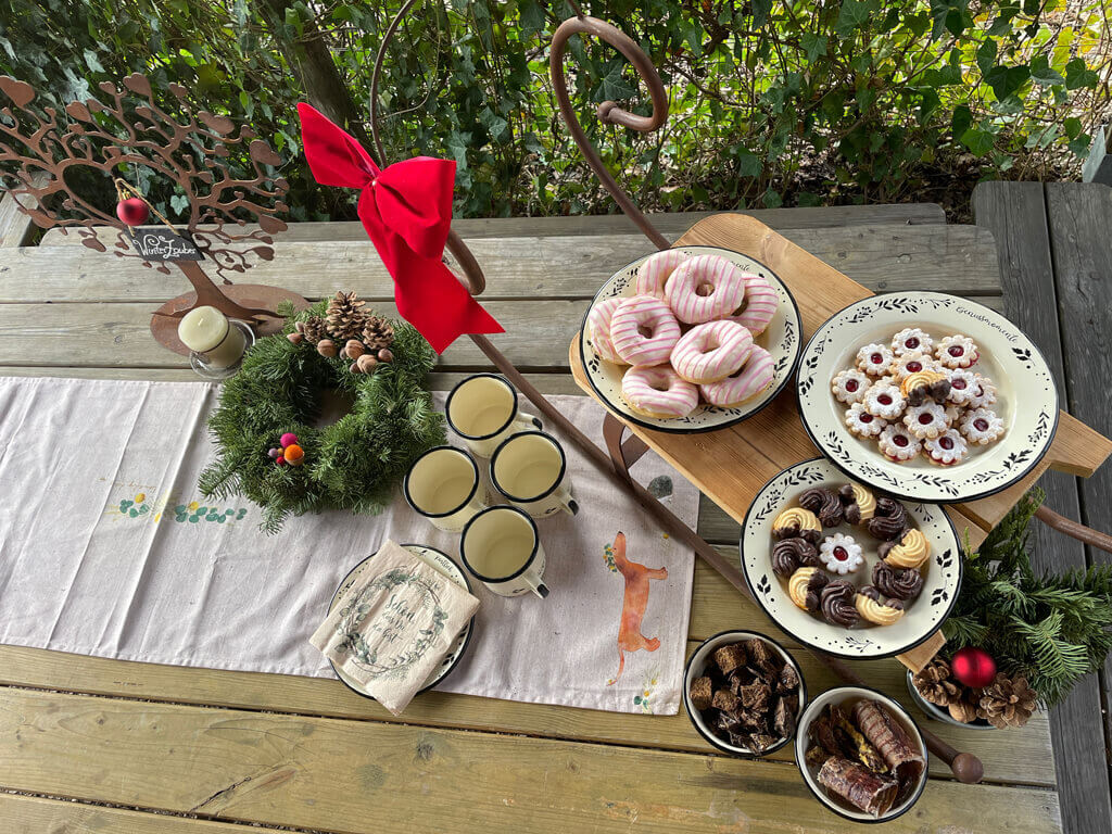 Hundezone mieten im Winter - Winterzauber, Winterpicknick. Donuts Kekse Hundekauartikel Hundezone mieten im Winter - Winterzauber, Winterpicknick. Donuts Kekse Hundekauartikel