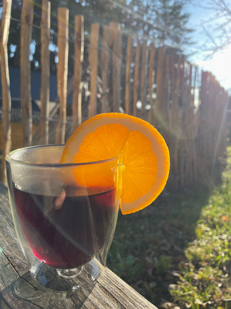 Hundezone mieten im Winter - Winterzauber. Punsch in der Hundezone Hundezone mieten im Winter - Winterzauber. Punsch in der Hundezone